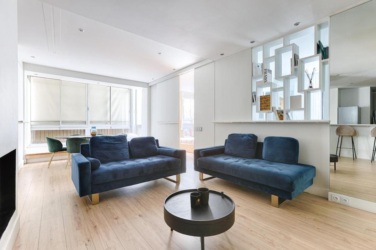 Luxury Montaigne Avenue 4p Apartment