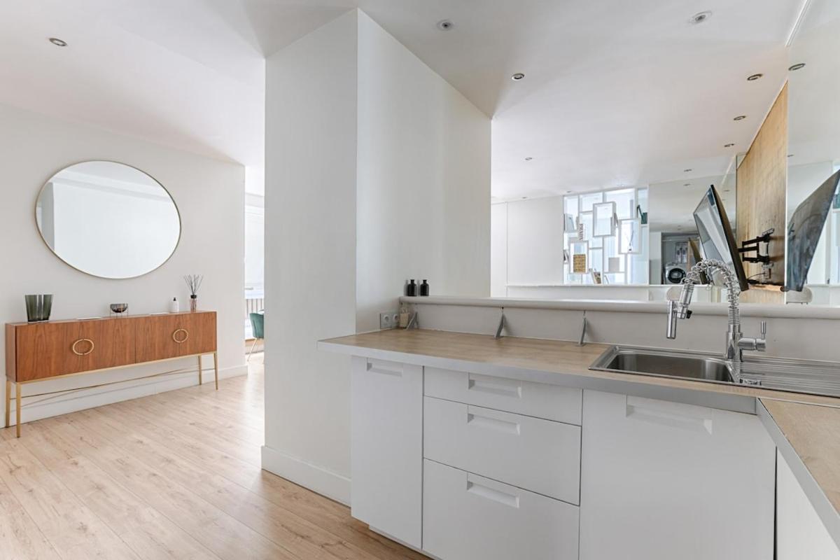 Luxury Montaigne Avenue 4p Apartment Paris