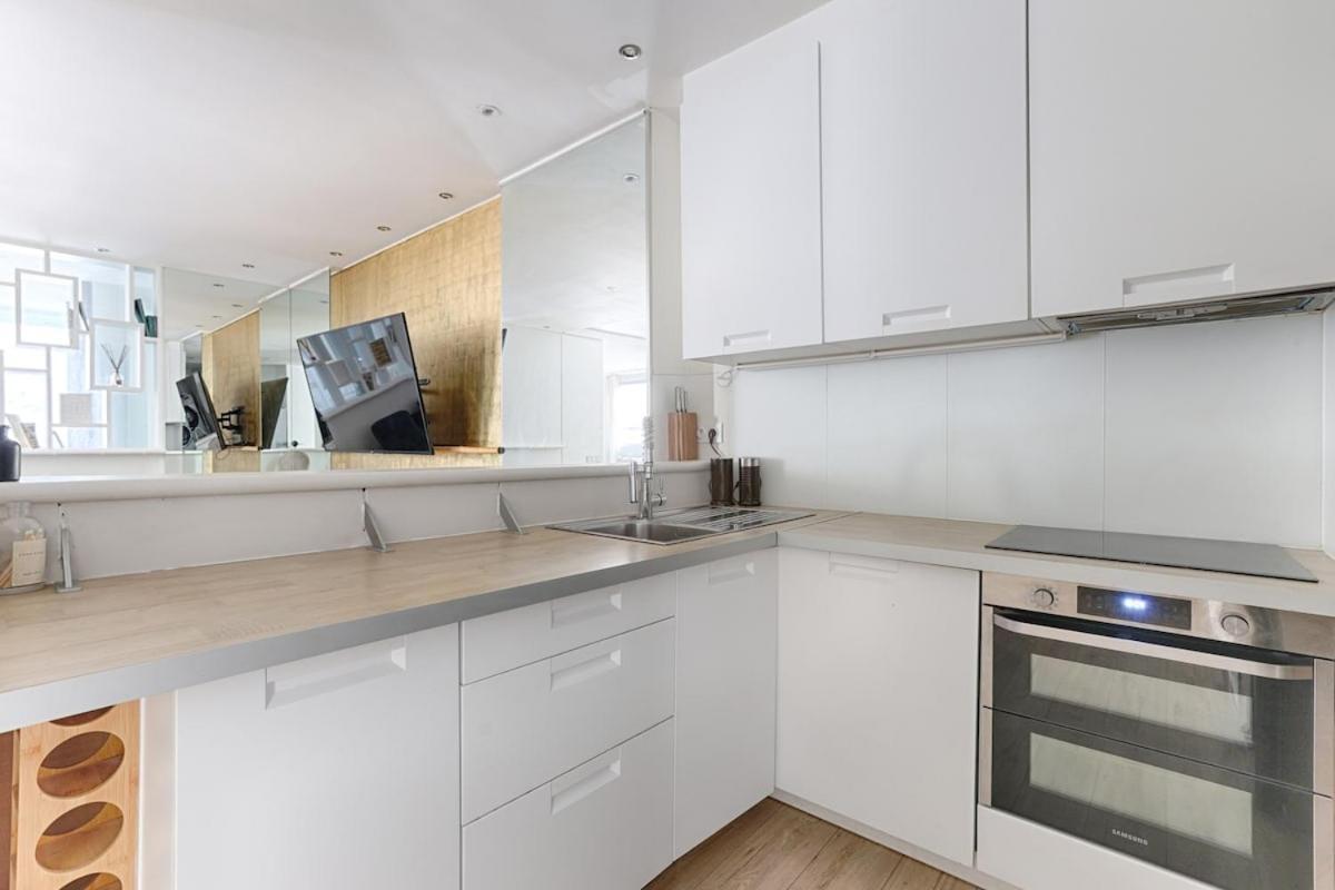 Luxury Montaigne Avenue 4p