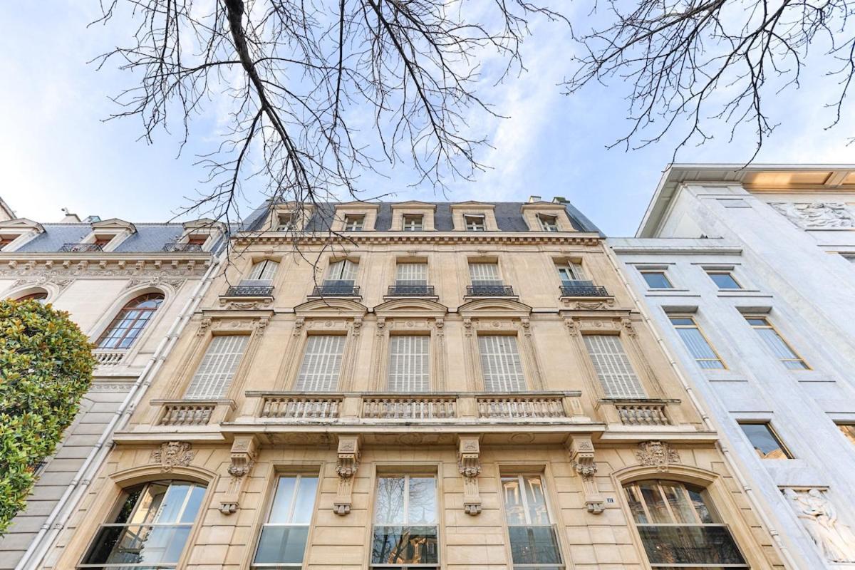 Luxury Montaigne Avenue 4p Paris
